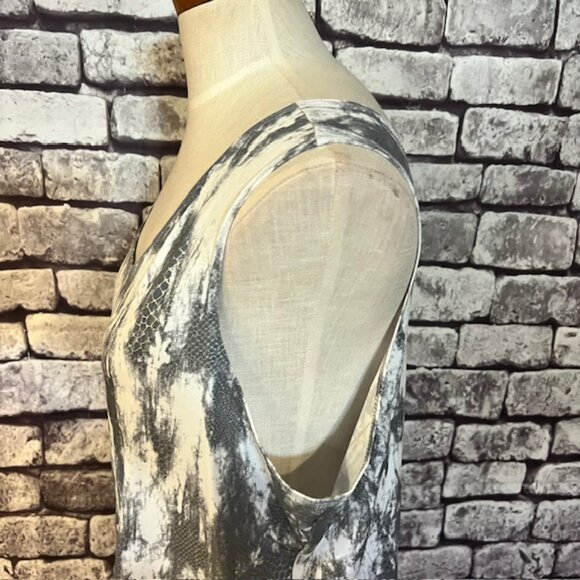 Chico's NWT Gray, Silver & White Tank Size XL - Picture 5 of 9